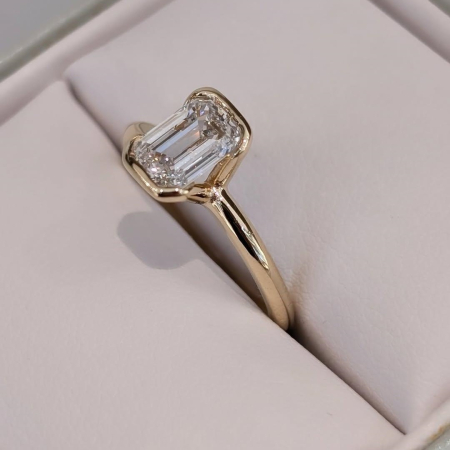 Engagement ring with lab-grown diamond emerald E VVS [7]