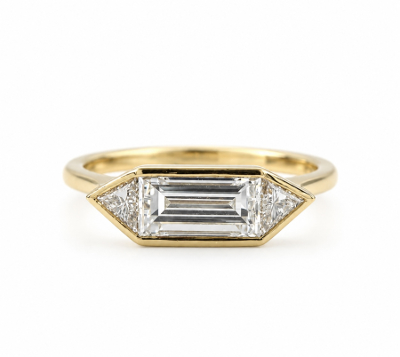 Inel de logodnă cu moissanite baguette East-West bezel [1]