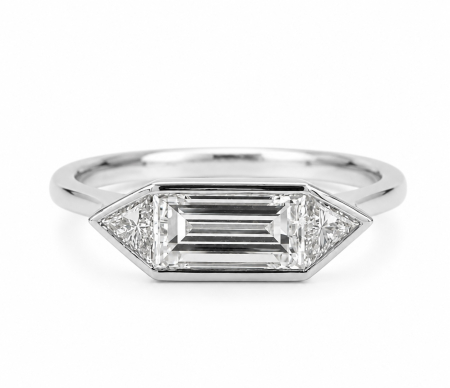 Inele - Inel de logodnă cu moissanite baguette East-West bezel