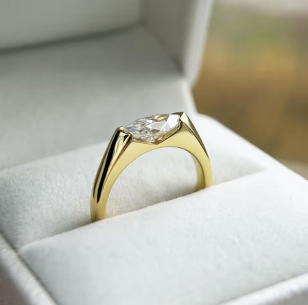 The Sola – Inel de logodnă cu moissanite marquise 1 ct East-West Semi-bezel [4]