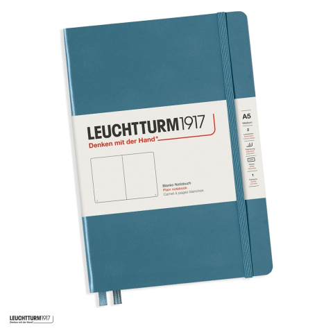 Birotica papetarie - Caiet Leuchtturm1917 Notebook Classic A5, coperta rigida, velin, 251 pagini numerotate, hartie 80 g/mp, 145 x 210 mm, cuprins, 2 semne de carte, elastic, buzunar, albastru piatra