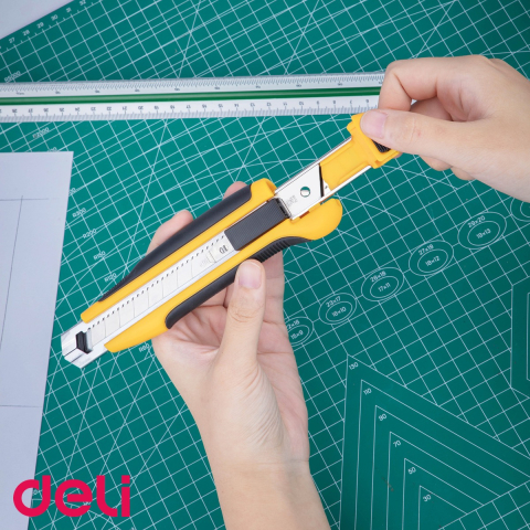 Cutter profesional Deli cu alimentare automata si grip ergonomic, pentru taiere precisa la birou [3]