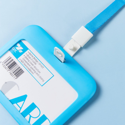 Ecuson Orizontal Rigid ABS cu Snur Textil si Clip - Set Complet, Sistem Glisant, Model EF422, Culori Asortate [2]