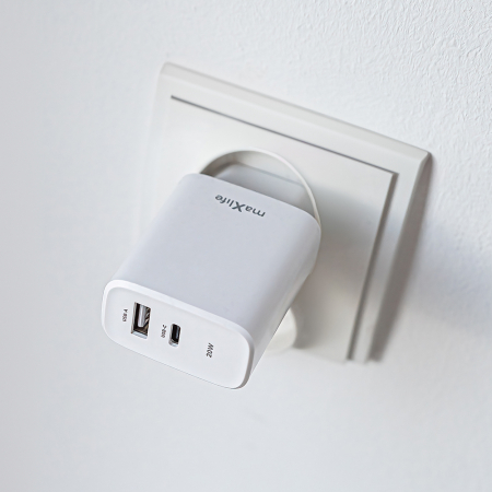 Incarcator dual cu port USB-C si USB-A la priza Euro, Quick Charge+, PD 20W, 3A, Maxlife, 100-240V, alb [2]