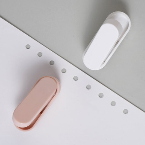 Perforator o gaura 10 coli Nusign, alb, plastic, portabil, diametru 6 mm, adancime 12 mm, dimensiuni 72x28x63 mm [2]