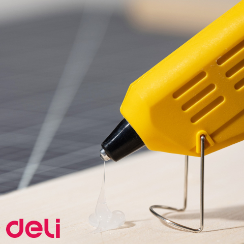 Pistol de lipit cu silicon Deli 20W, cu rezerve incluse, pentru proiecte creative si reparatii [4]