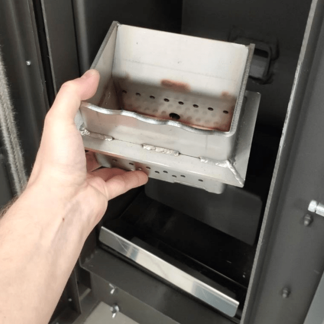 Centrală termică pe peleți Fornello Rossi B Black 25 kW cu pompă, vas de expansiune și curățare mecanică [4]