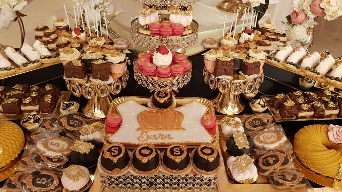 Candy Bar de nunta cu arcada de flori albe [4]