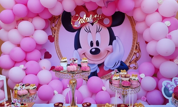 Candy Bar cu Minnie Mousse si arcada de baloane [2]