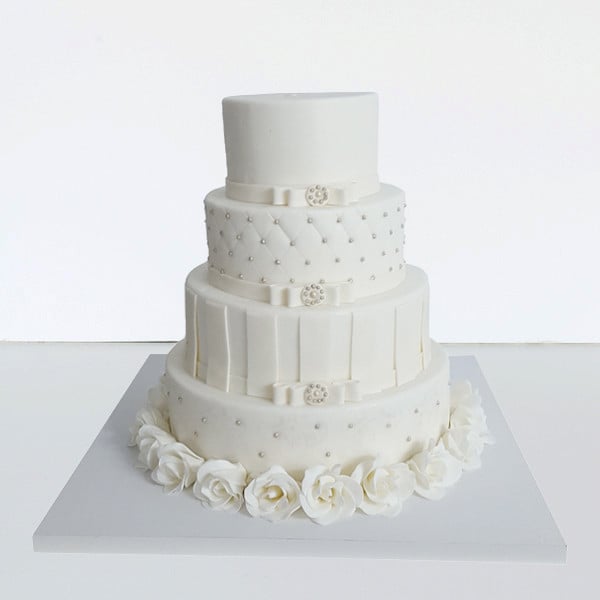 Tort de nunta cu trandafiri albi [1]