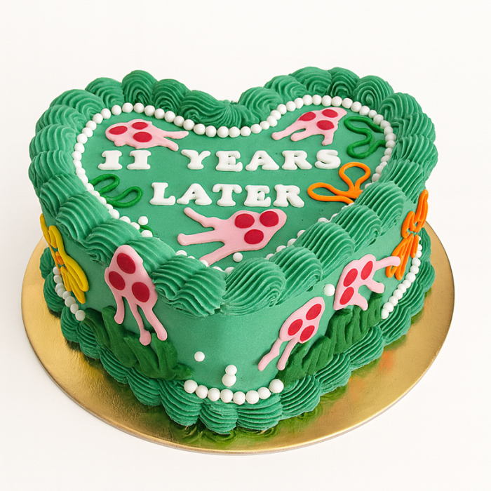 Tort in frosting inima pe verde 11 years later [1]