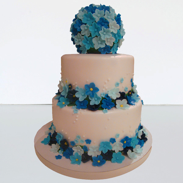 Tort nunta cu flori alb-albastre [1]