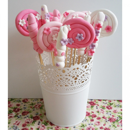 Briose,cup cakes - Acadele alb-roz