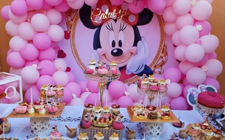 Candy bar - Candy Bar cu Minnie Mousse si arcada de baloane