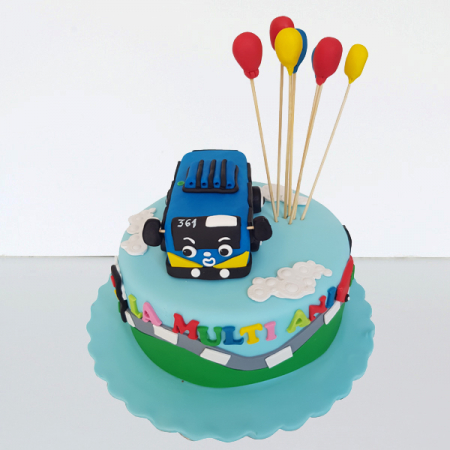 Torturi in pasta de zahar pentru baietei - Tort autobuz si balonase
