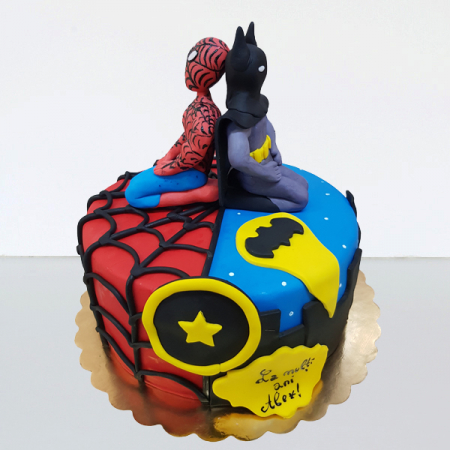 Torturi in pasta de zahar pentru baietei - Tort Batman si Spiderman