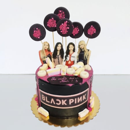 Torturi in frosting- crema - Tort in frosting cu Black pink pe negru
