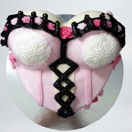 Torturi pentru adulti - Tort bust sexy roz