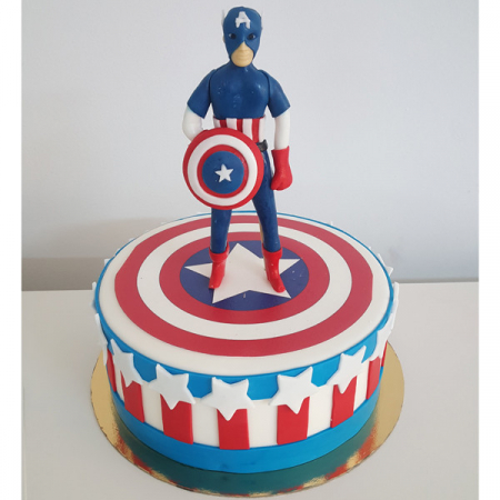 Torturi in pasta de zahar pentru baietei - Tort Captain America cu scut