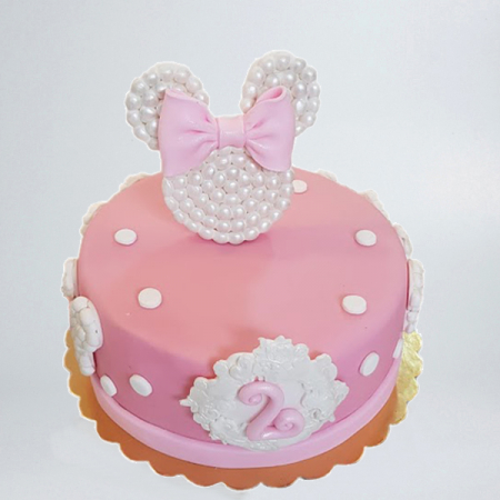 Torturi in pasta de zahar pentru fetite - Tort capul lui Minnie din perle