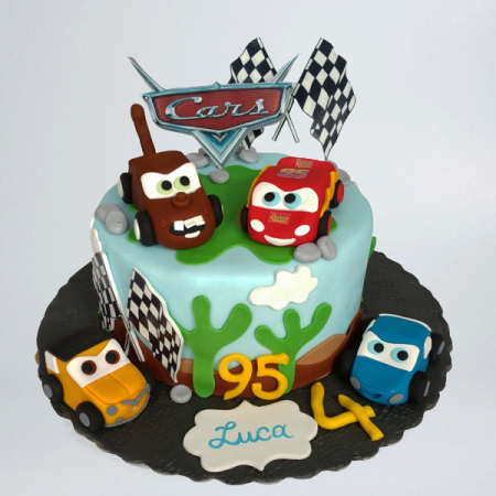 Torturi in pasta de zahar pentru baietei - Tort Cars 4 masinute