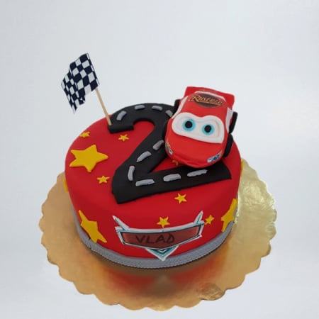 Torturi in pasta de zahar pentru baietei - Tort Cars cu cifra 2