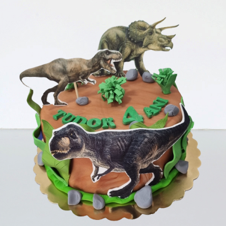 Torturi in pasta de zahar pentru baietei - Tort cu dinozauri 2d