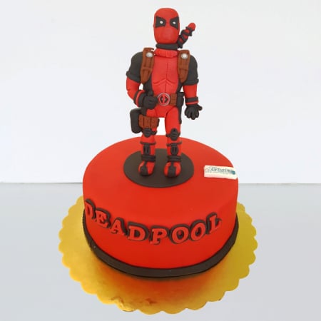 Torturi in pasta de zahar pentru baietei - Tort cu Deadpool