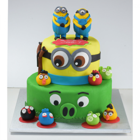 Torturi in pasta de zahar pentru fetite - Tort cu etaj Angry birds si Minioni