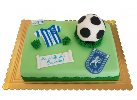 Torturi in pasta de zahar pentru baietei - Tort cu fotbal Craiova