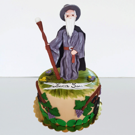Torturi in pasta de zahar pentru baietei - Tort cu Gandalf