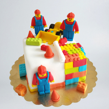 Torturi in pasta de zahar pentru baietei - Tort cu Lego si excavator