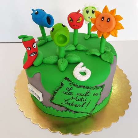 Torturi in pasta de zahar pentru fetite - Tort cu legume din desene