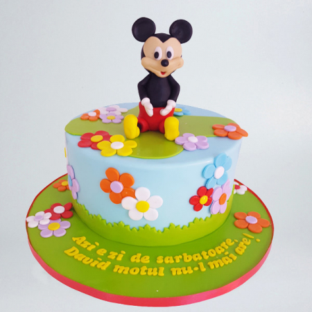 Torturi in pasta de zahar pentru baietei - Tort cu Mickey Mouse pe tort