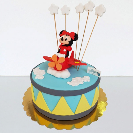 Torturi in pasta de zahar pentru fetite - Tort cu Minnie in avion pe norisor