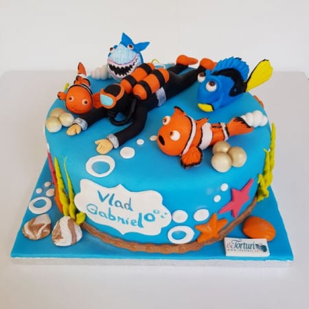 Torturi in pasta de zahar pentru fetite - Tort cu Nemo si prietenii