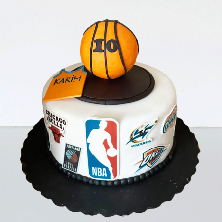 Torturi in pasta de zahar pentru baietei - Tort baschet NBA