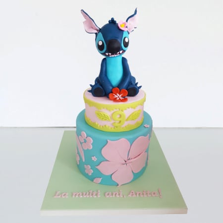 Torturi in pasta de zahar pentru fetite - Tort cu Stitch urias