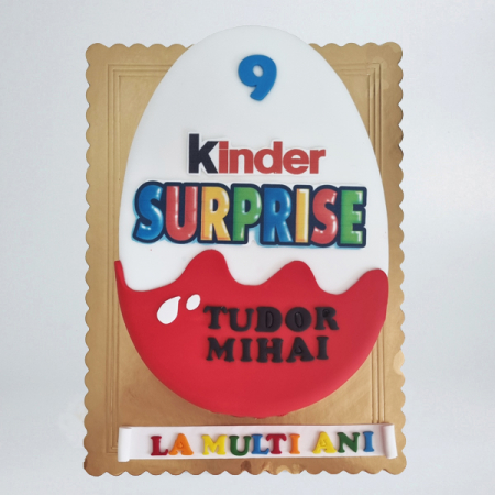 Torturi in pasta de zahar pentru fetite - Tort in forma de Ou Kinder