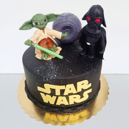 Torturi in pasta de zahar pentru fetite - Star Wars cu Baby Yoda si Darth Vader