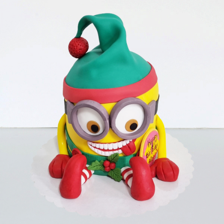 Torturi in pasta de zahar pentru fetite - Tort in forma de Minion Craciun