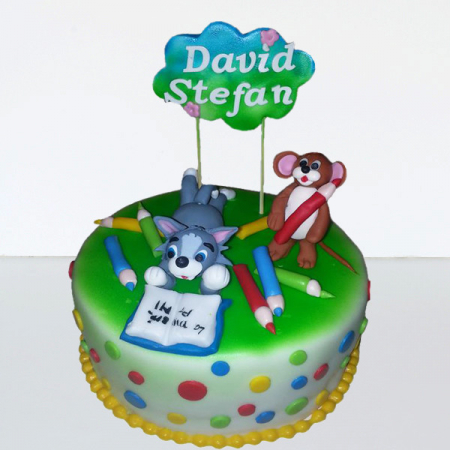 Torturi in pasta de zahar pentru baietei - Tort cu Tom si Jerry pe burta
