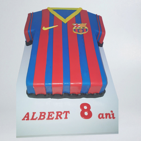 Torturi in pasta de zahar pentru baietei - Tort cu tricou Barcelona