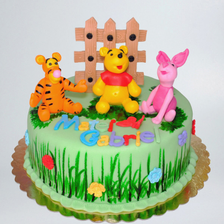 Torturi in pasta de zahar pentru baietei - Tort cu Winnie, Tigrila si Purcelusul