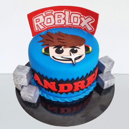Torturi in pasta de zahar pentru baietei - Tort Roblox Andrei