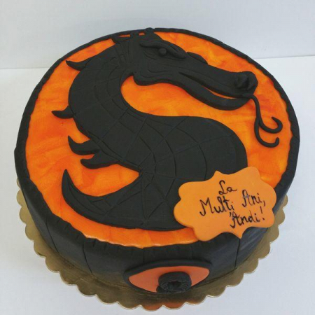 Torturi in pasta de zahar pentru baietei - Tort Dragon negru