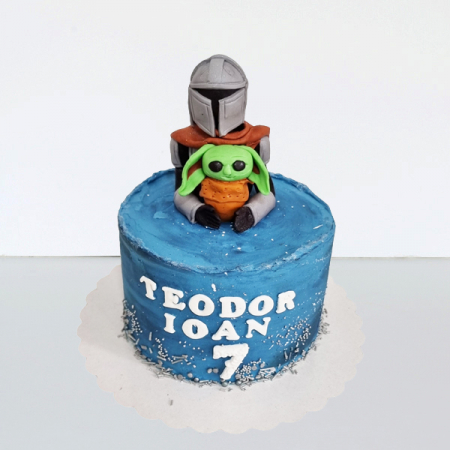 Torturi in pasta de zahar pentru baietei - Tort Soldat si Baby Yoda
