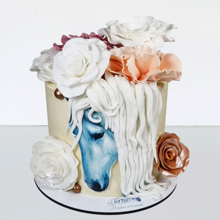 Torturi in frosting- crema pentru fetite - Tort in frosting calut si trandafiri
