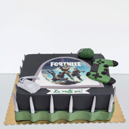Torturi in pasta de zahar pentru baietei - Tort Fortnite cu grenada