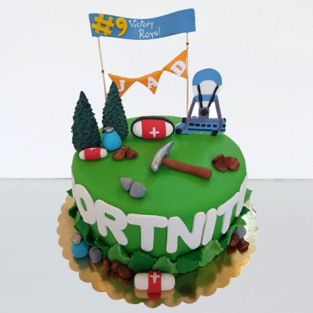 Torturi in pasta de zahar pentru baietei - Tort Fortnite JAD